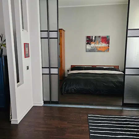 Modern In Embassy Area Apartment